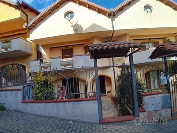 Villa 2 livelli, bivio luzzi, piu' tavernetta e ma