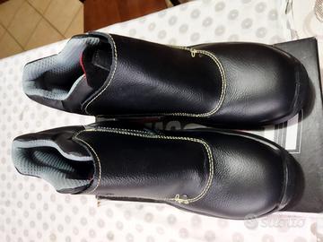 scarpe anti infortunistiche.
