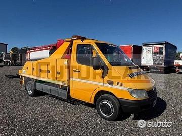 Mercedes Sprinter 413 soccorso stradale con forche
