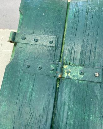 Restauro e riverniciatura balconi e porte