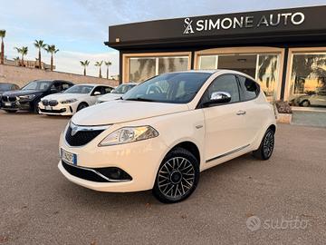 Lancia Ypsilon 1.2 69 CV 5 porte S&S Platinum