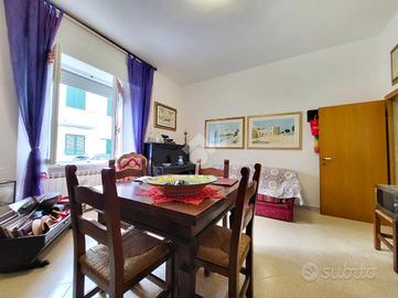 4 LOCALI A FOLLONICA