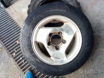 treno gomme e cerchi per Suzuki Vitara 235/60 r16