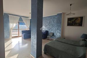 5 LOCALI A CASTELFORTE