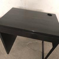 Scrivania IKEA modello MICKE