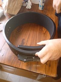 cintura professionale e polsiere compreso.