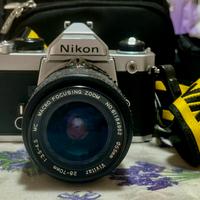 Nikon FM con Vivitar Macro 28-70 e borsa