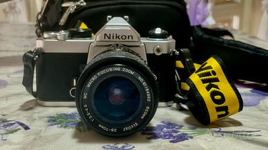 Nikon FM con Vivitar Macro 28-70 e borsa