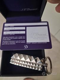 accendino e chiavetta usb