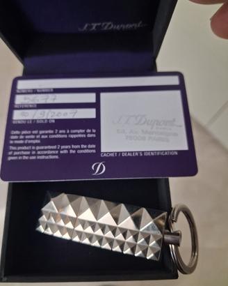accendino e chiavetta usb