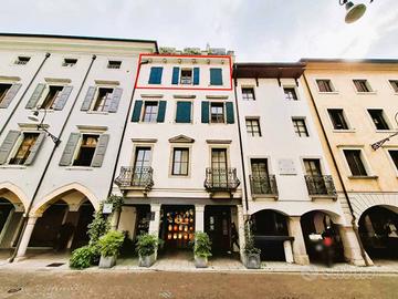 Immobile in asta di 265 m² con 3 locali a Udine