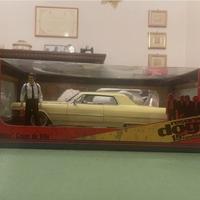 ‘65 CADILLAC COUPE DE VILLE 1:18 LE IENE JADA TOYS