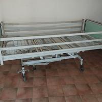 Letto multifunzione, tipo ospedale