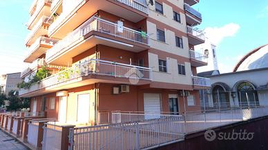 NEGOZIO A BATTIPAGLIA