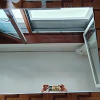 specchio con luce LED naturale 