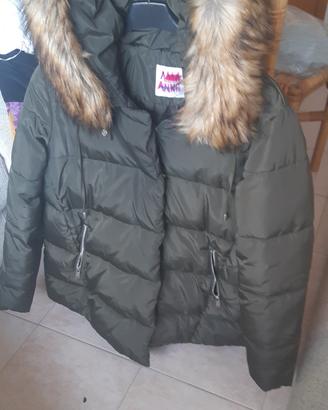 piumino da donna marca Mango mai indossato