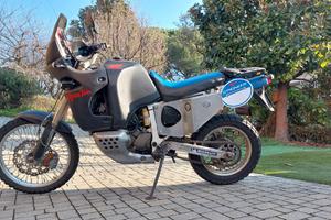 Honda XRV 750 Africa Twin RD04