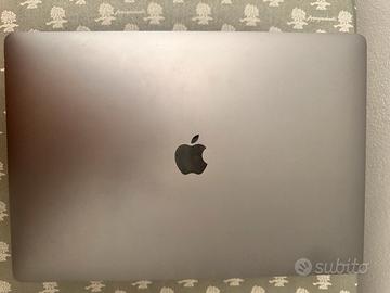 MacBook Pro 15” 2017 – i7, 16 GB RAM, SSD