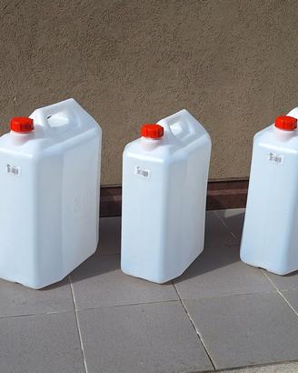 5 taniche in plastica da 30 litri