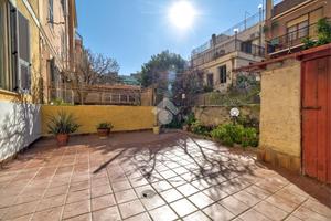 2 LOCALI A CIVITAVECCHIA