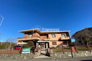 ESCLUSIVA VILLA - INDIPENDENTE SU 4 LATI