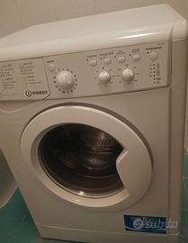 Lavatrice Indesit+mobile