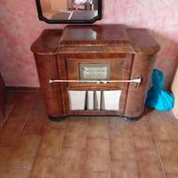 Mobile giradischi e radio