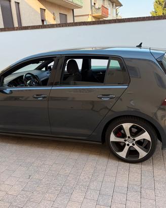 Volkswagen Golf 7 GTI