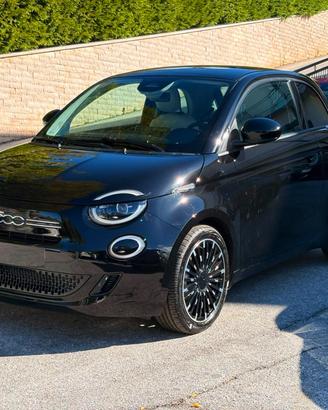 FIAT 500 Berlina Hybrid Icon