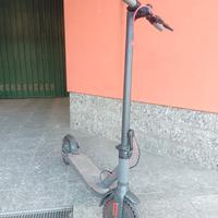 Monopattino elettrico AovoPro usato funziona 