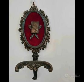 tre appendiabiti antichi in ottone/peltro  vintage