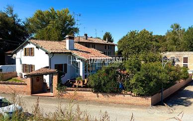 Soluzione indipendente con ampio giardino, cantina