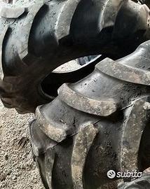 Coppia di pneumatici usati 260 80 20pirelli