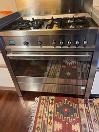 cucina gas 5 fuochi smeg con cappa e copertura