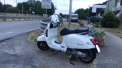 Piaggio Vespa 300 GTS - 2015