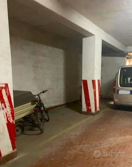 Posto auto smart / moto Viale Michelangelo 187 /
