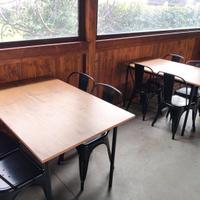 Tavoli e sedie