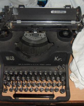 MACCHINA SCRIVERE OLIVETTI M40 KR