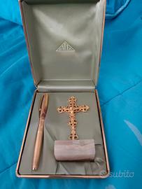 penna e crocifisso Lalex