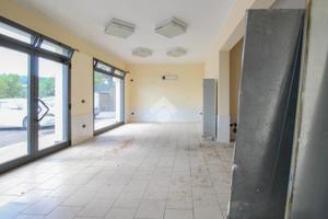 NEGOZIO A MARANELLO