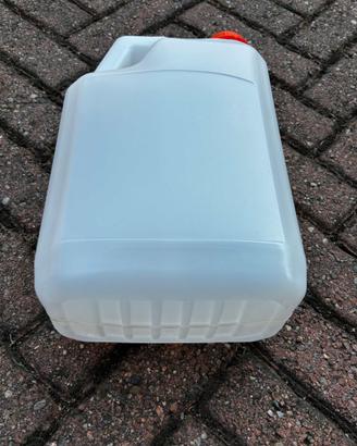 Tanica 5 litri in plastica pulita con tappo
