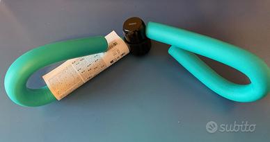 Attrezzo pettorali, gambe e bicipiti