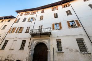 Bilocale da ristrutturare