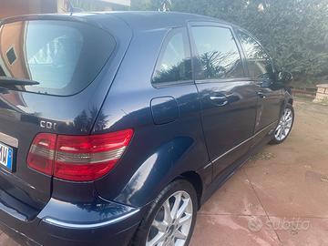 Mercedes Benz classe B 180
