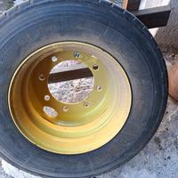 Cechio con gomma rimorchio agricolo nuova. 