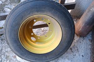 Cechio con gomma rimorchio agricolo nuova. 