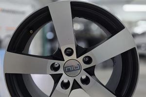 Cerchi in lega 16" Niu S Audi