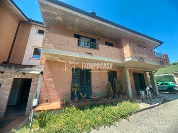 PRIMO PIANO CON BALCONI, SOFFITTA E GARAGE