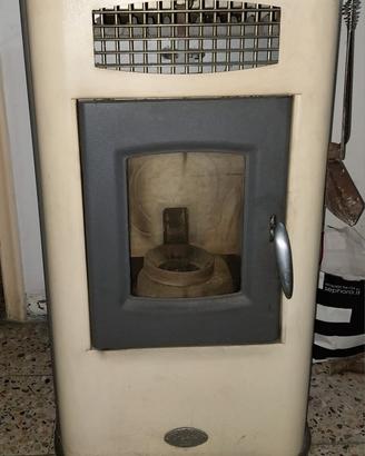 stufa a pellet Anselmo Cola
