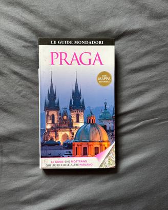 Guida viaggi Mondadori Praga